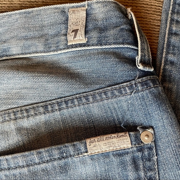 7 for All Mankind Standard Fit Medium-Wash Denim Jeans - Picture 3 of 6